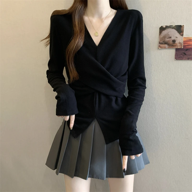大码女装遮肚子交叉V领长袖打底衫女秋冬胖妹妹内搭显瘦磨毛上衣