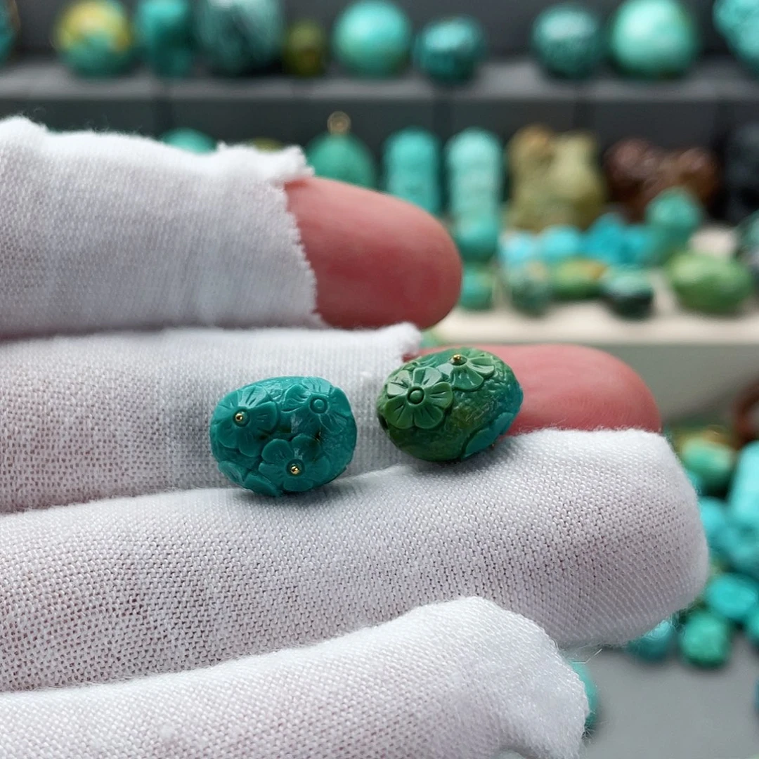 绿松石颈饰未镶嵌啵****）