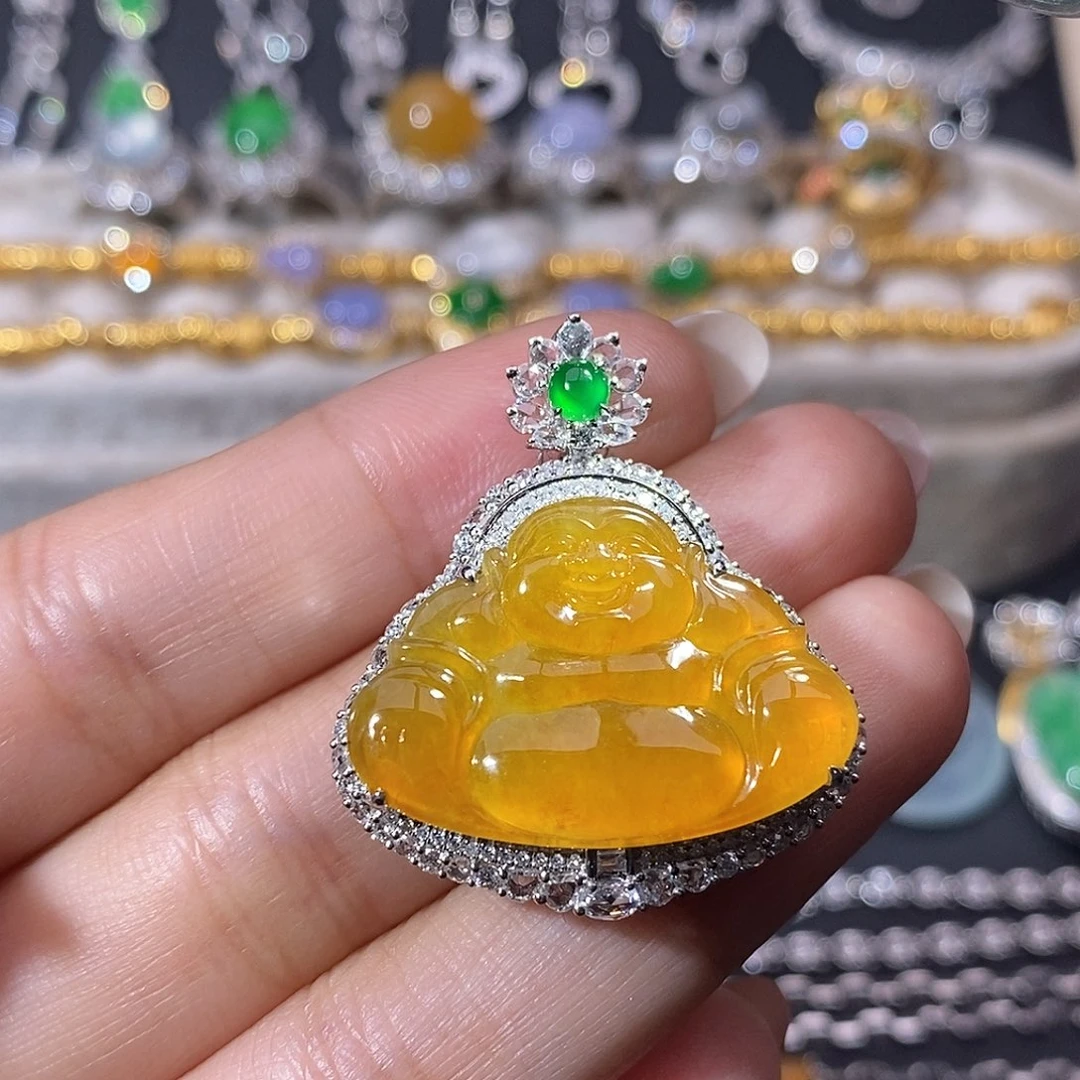 翡翠18K金镶嵌颈饰佛公