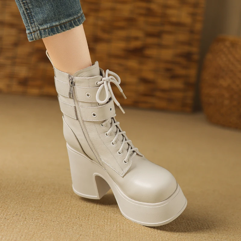 英伦风靴子女短靴2025新款秋冬加绒防滑松糕底高跟圆头真皮马丁靴