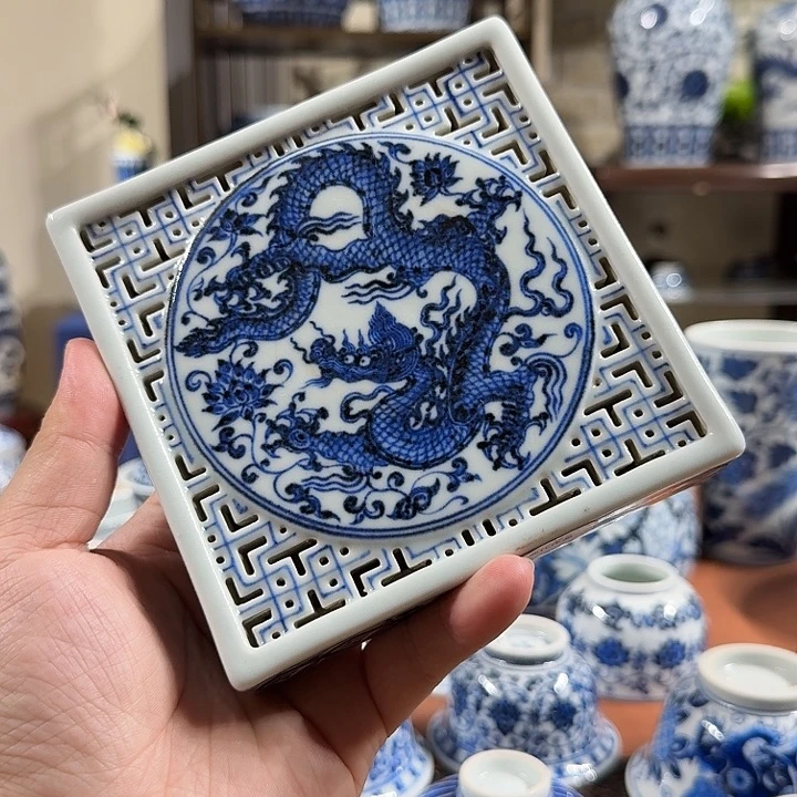 摆件宇泽堂龙纹小公道托