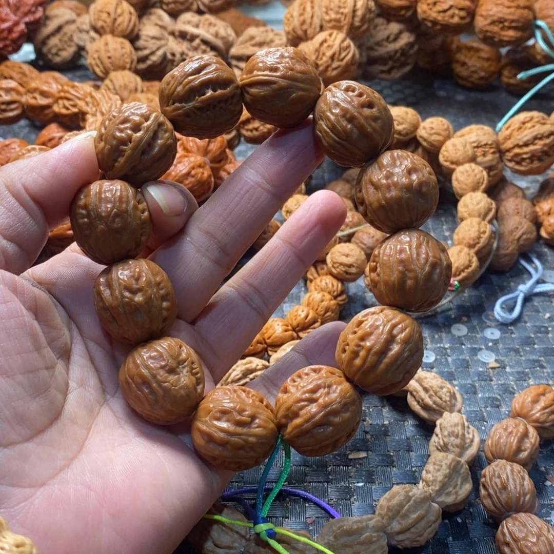 文玩核桃吊坠足球