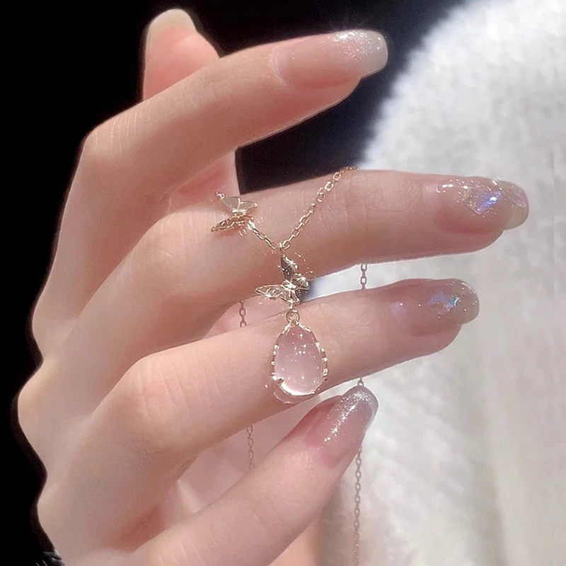 白昼集粉色银蝴蝶吊坠高级感轻奢小众配饰女招桃花锁骨链精致