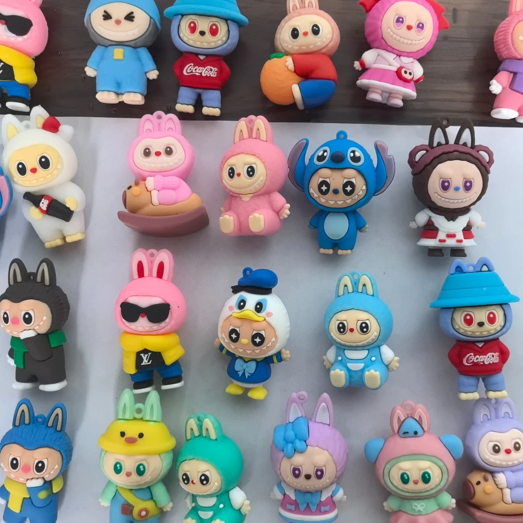 可爱卡通潮玩拉布布大个pvc材质主题可爱公仔潮玩盲袋大号钥匙扣