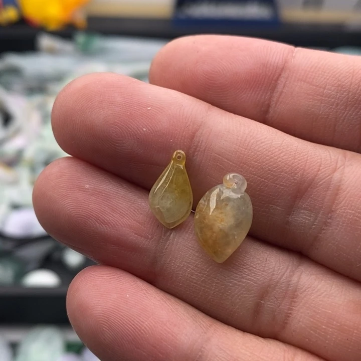 吾***工翡翠未镶嵌吊坠(不含链)