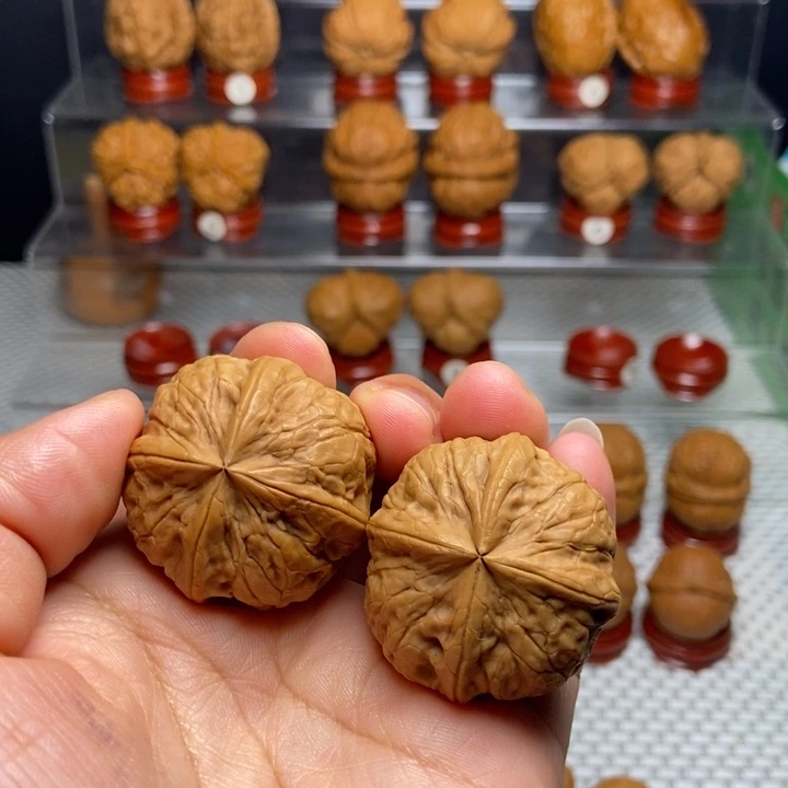 G***.文玩核桃把件聚宝四棱15