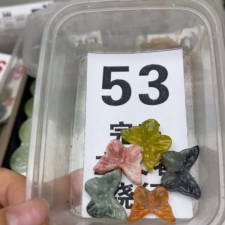 蛇纹石玉未镶嵌挂坠