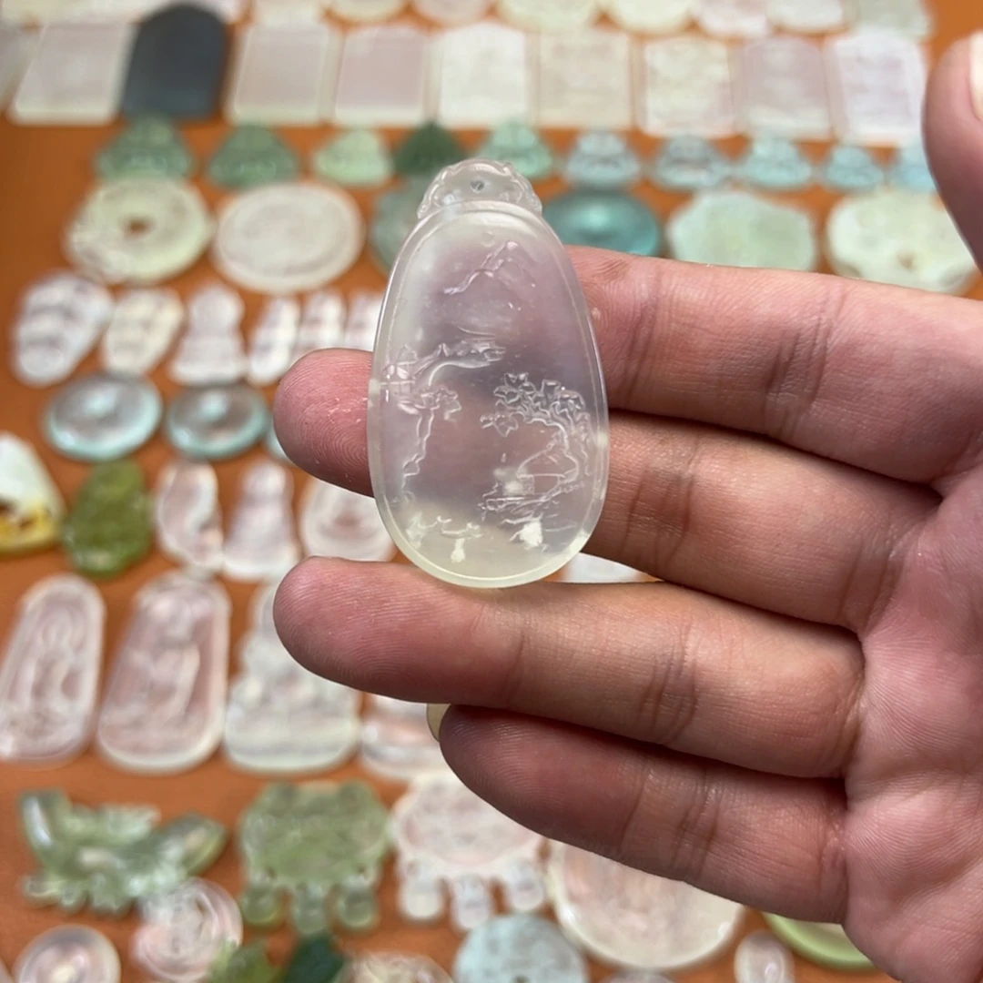 蛇纹石玉未镶嵌颈饰