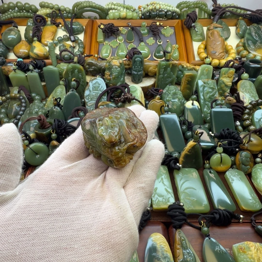 岫岩河磨玉（透闪石质玉）未镶嵌挂件