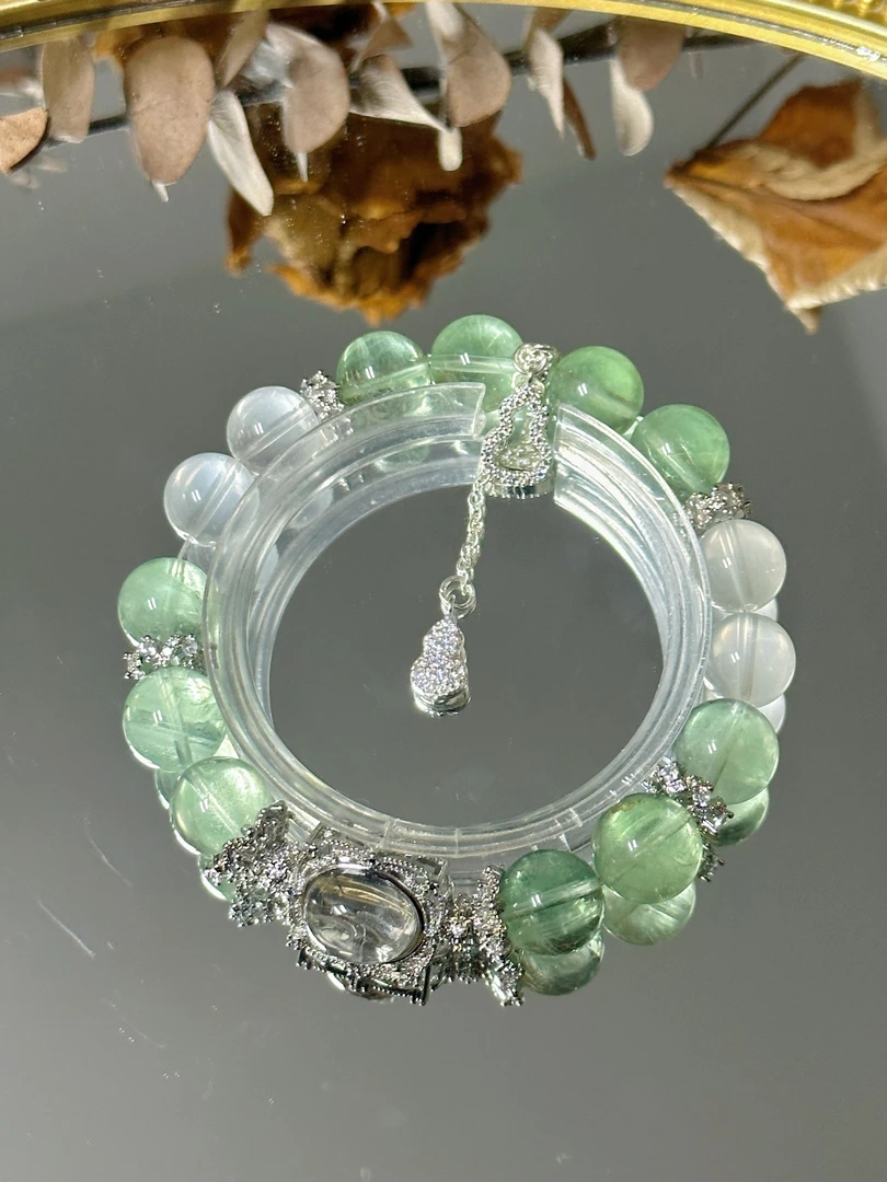 （极光之境）绿萤石奶白晶水晶手串手链  颜色微差多样性发其一G003