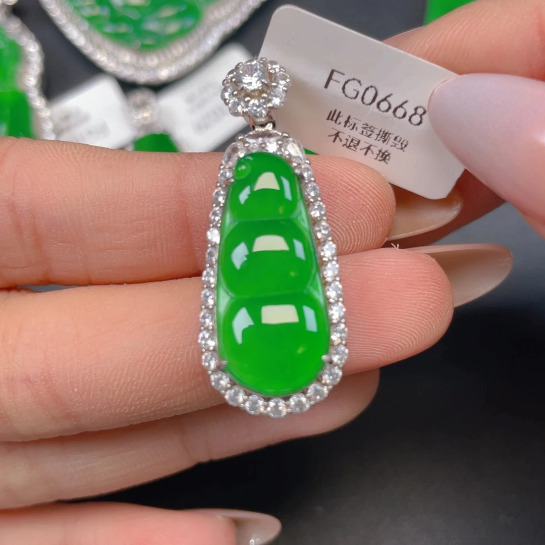 【闪购商品】颈饰银S925镶嵌翡翠翡翠
