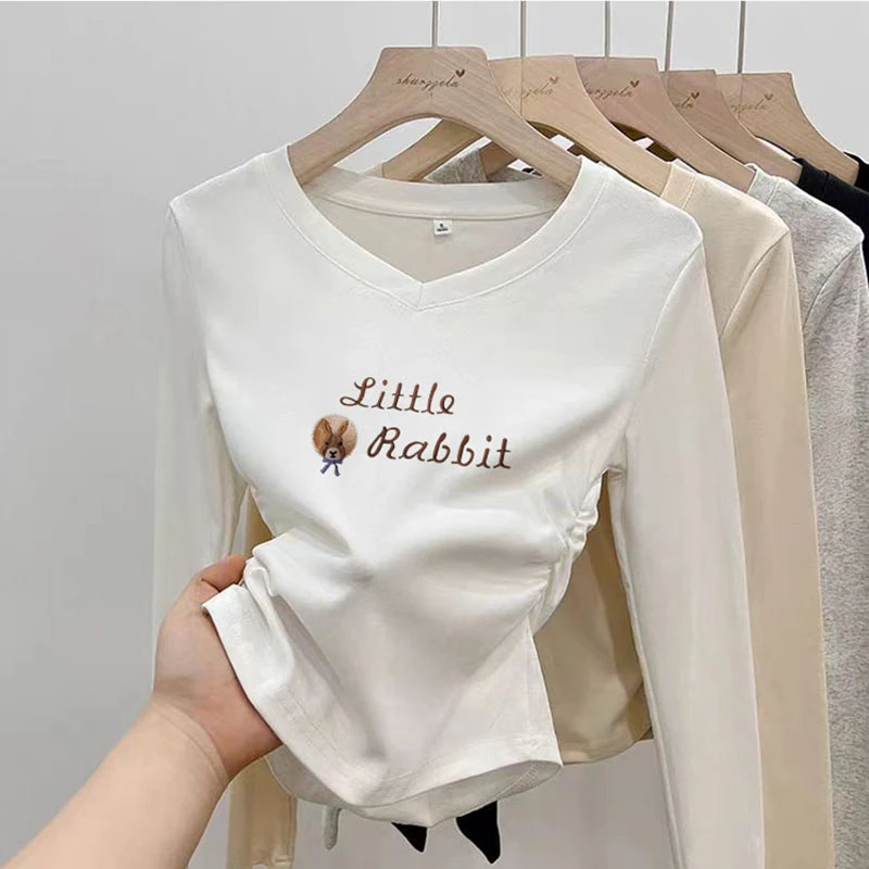 2025秋季上新V领优质长袖t恤女生收腰显瘦设计感时尚休闲百搭上衣