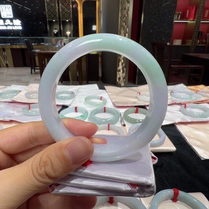 翡翠未镶嵌手镯紫底飘绿59.5