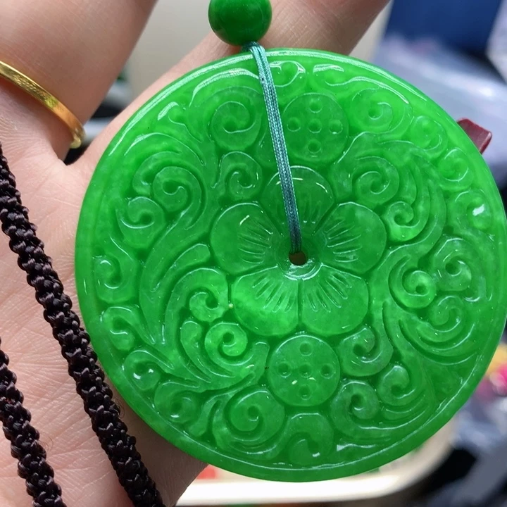 翡翠颈饰未镶嵌吊坠