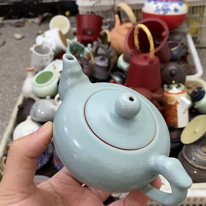 陶瓷艺术品及陶瓷壶