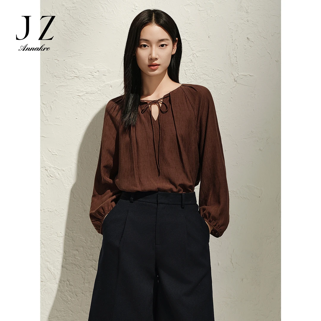 【小余专属】玖姿安娜蔻KWFC80120建筑式堆褶莱赛尔压褶单上衣女春