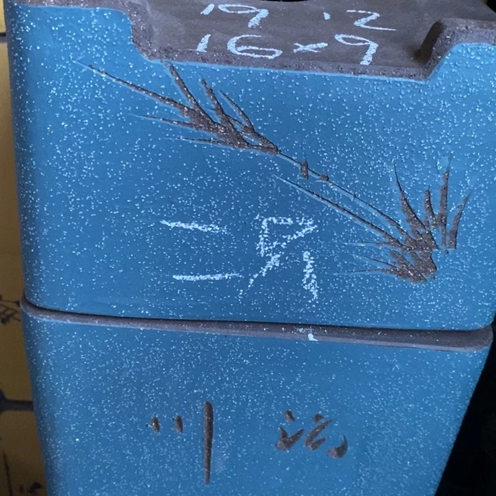 紫砂花盆只顾吃药