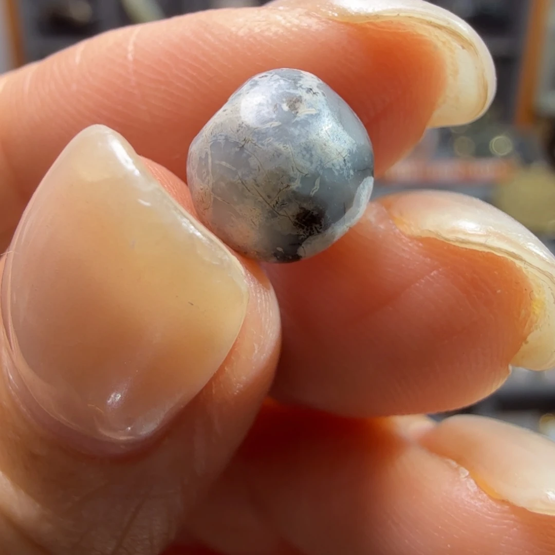 石英质玉未镶嵌奶皮红玉髓