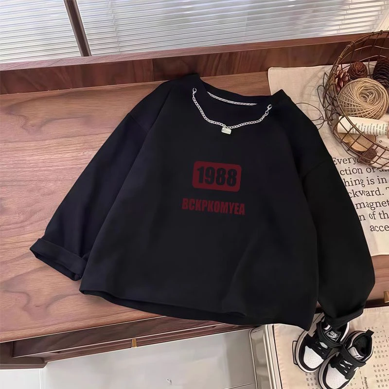 纯棉秋冬男童T恤黑色潮牌上衣新款儿童带项链白色长袖英文打底衫