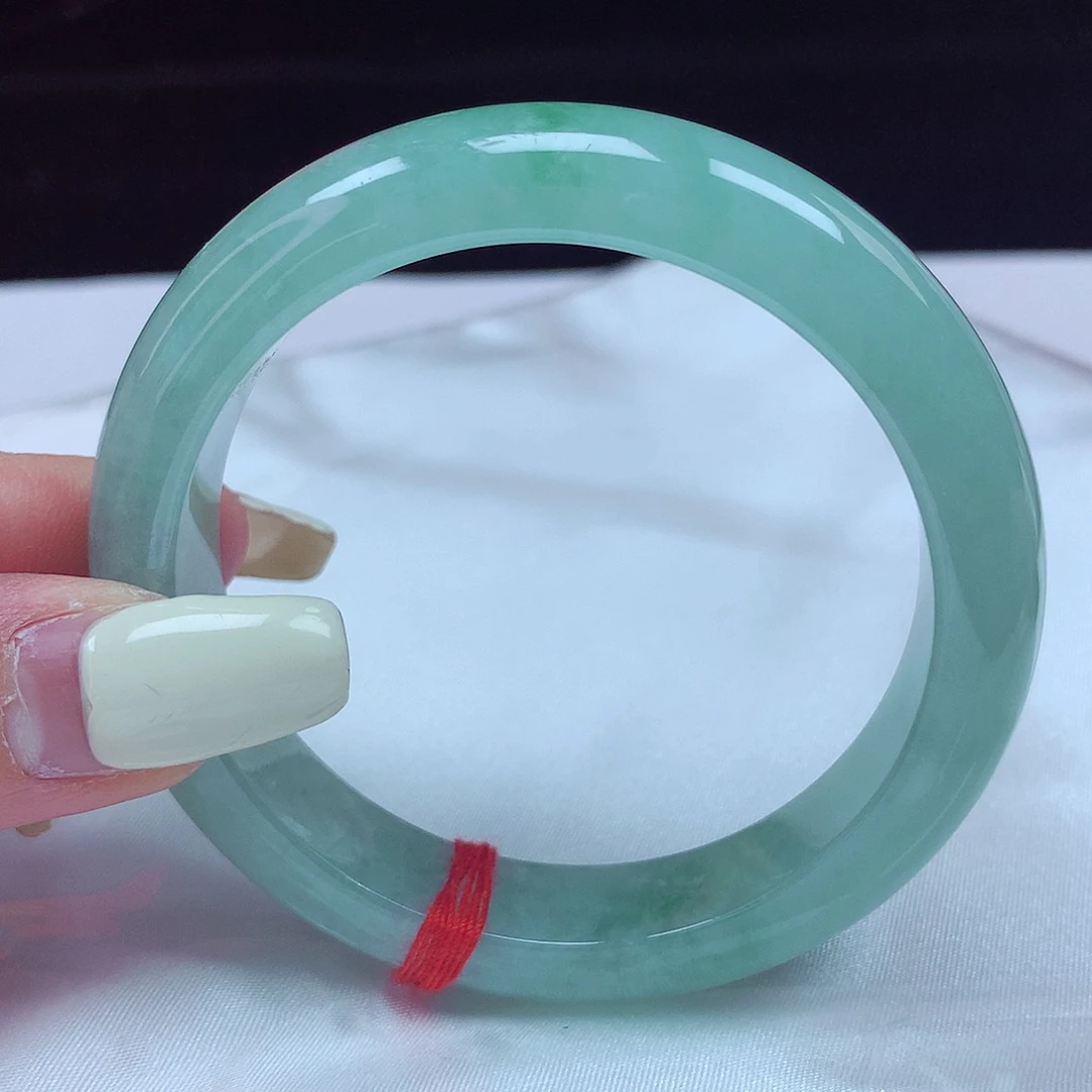 翡翠手镯未镶嵌53圈