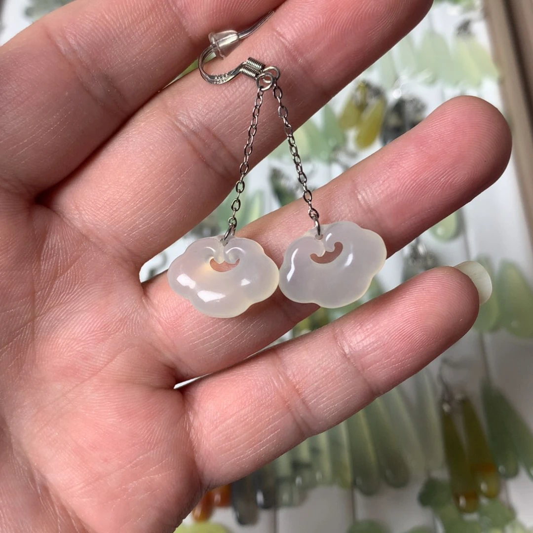 蛇纹石玉耳环未镶嵌