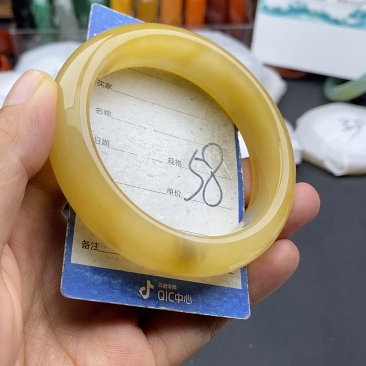 未镶嵌手镯石英质玉