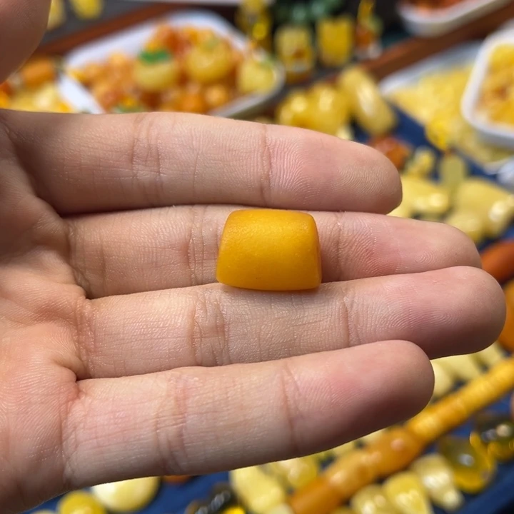 琥珀未镶嵌裸石卡17老蜡橘皮马蹄珠