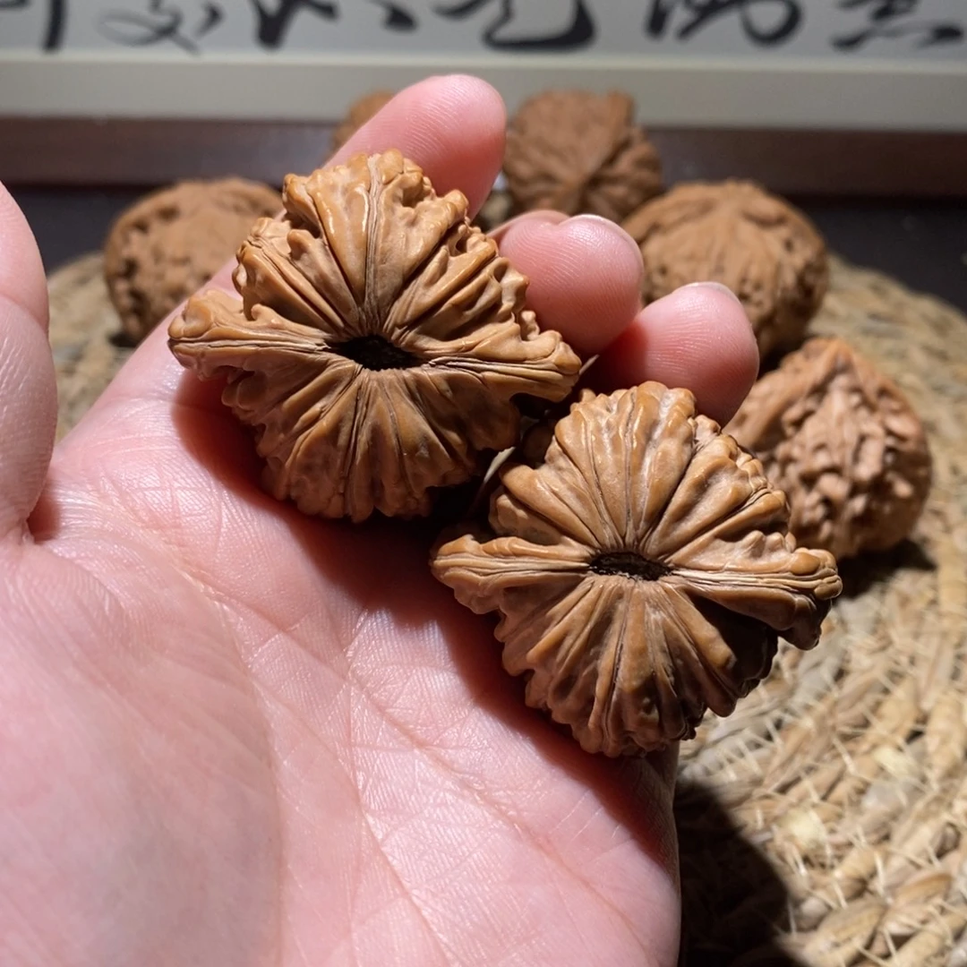 华***装桃核吊坠43汉高楼