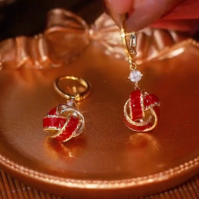 925银合成锆石耳饰 同心结红色耳环女轻奢高级耳钉大气旺财耳饰款