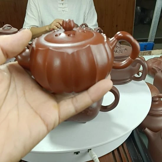 茶壶紫砂工作人员