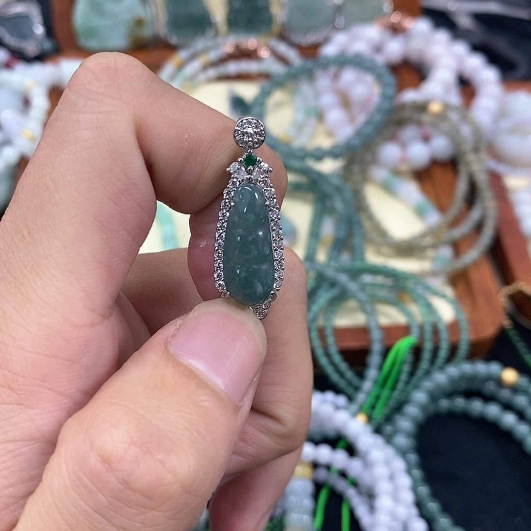 翡翠未镶嵌颈饰天然翡翠