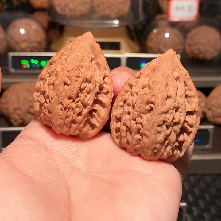 文玩核桃把件吸血鬼