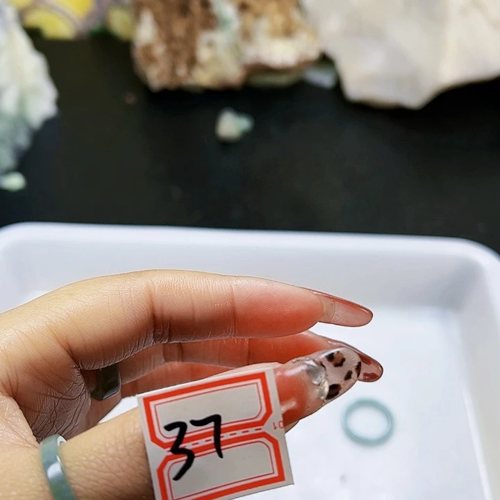 翡翠戒指未镶嵌，