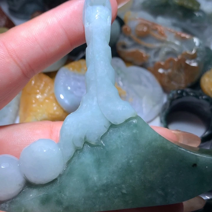 翡翠未镶嵌颈饰保真天然A货翡翠