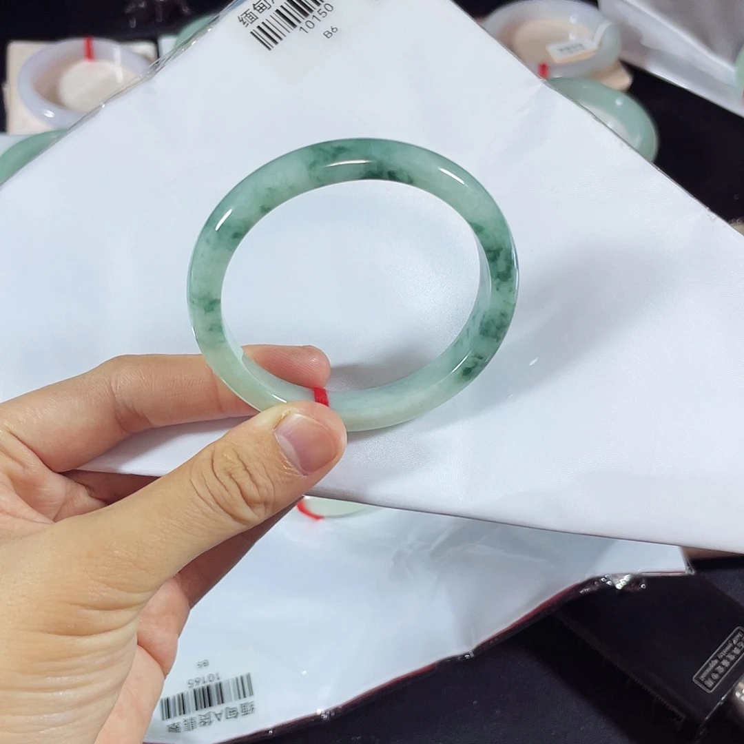 未镶嵌手镯翡翠天然翡翠手镯