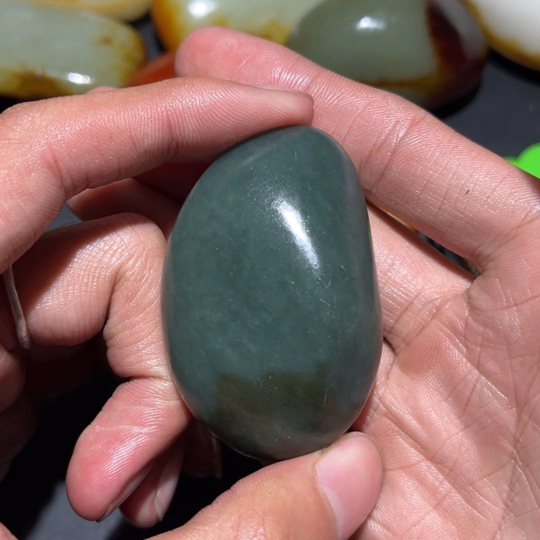 和田玉未镶嵌珠宝奇石