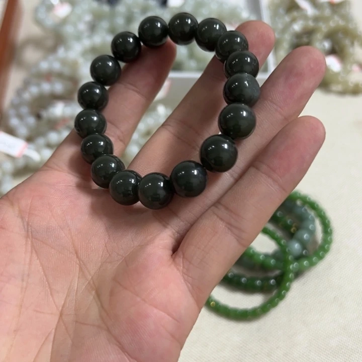 二***宝未镶嵌和田玉（糖玉）挂件