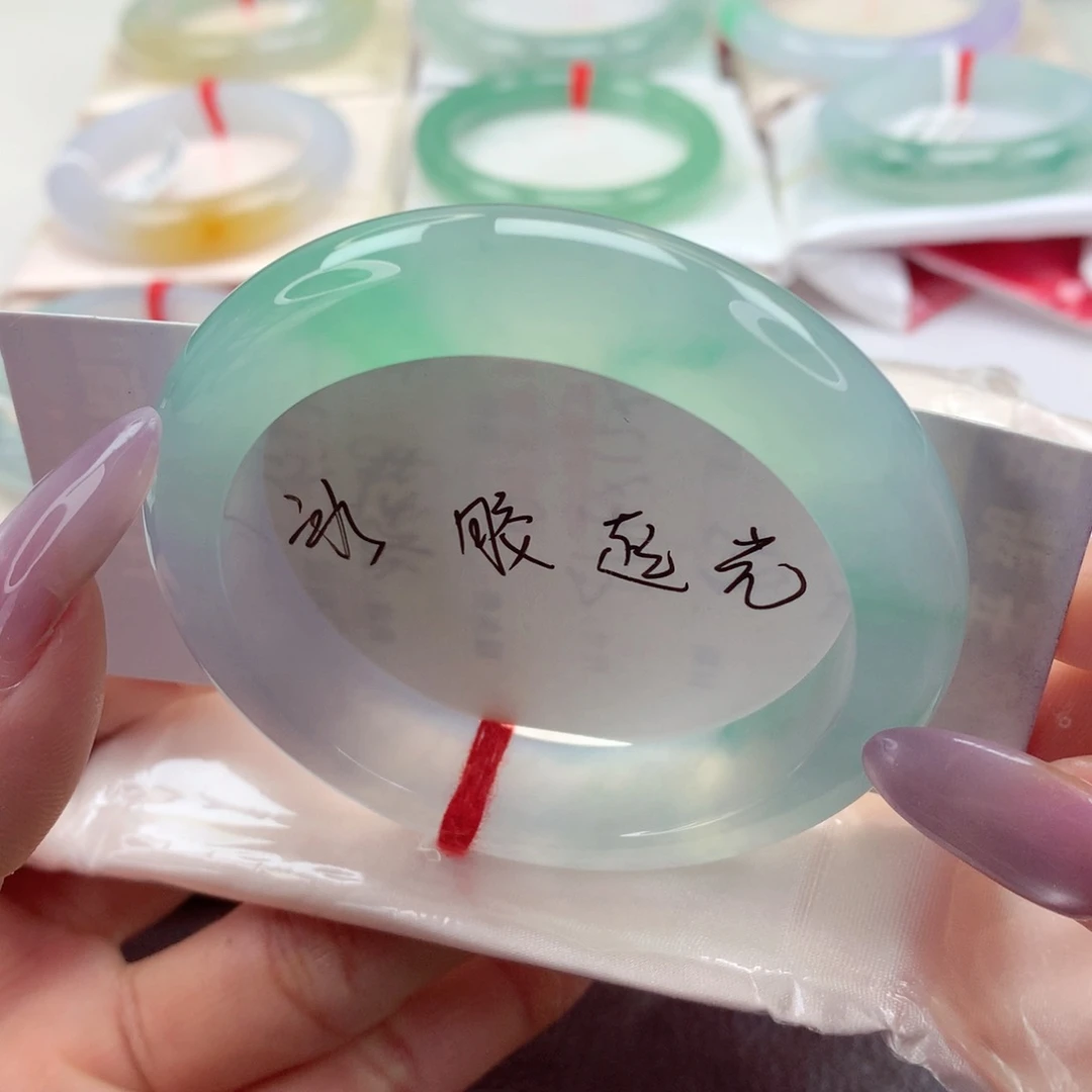 未镶嵌手镯翡翠54.4甜阳绿，厚庄显白年轻，小柒