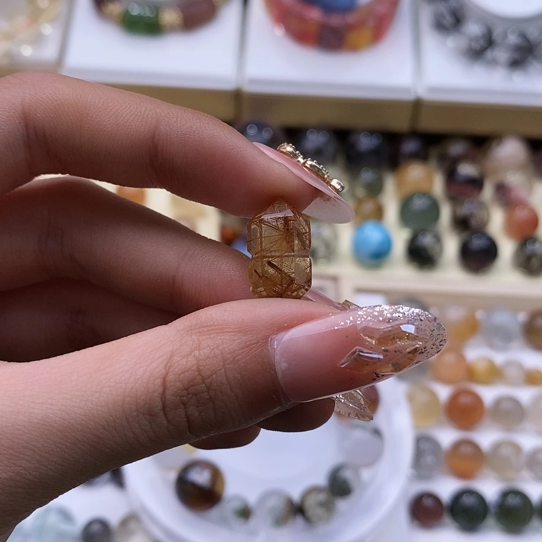 水晶颈饰未镶嵌，