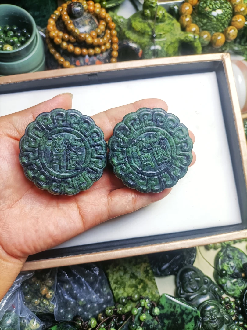藏玉药王石西瓜绿花好月圆月饼收藏送礼佳品