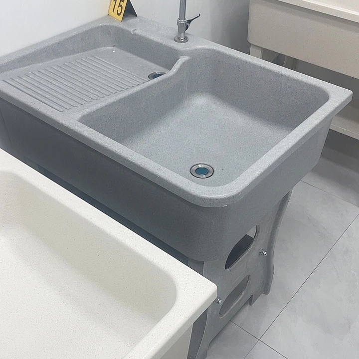 宽***心石英石平边挡水80*58*80灰