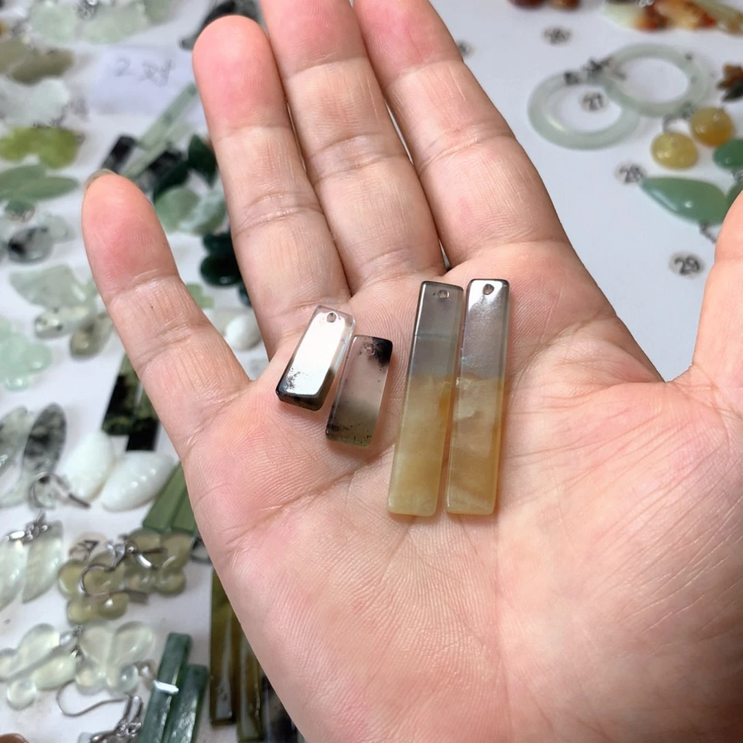 木***1蛇纹石玉未镶嵌耳环