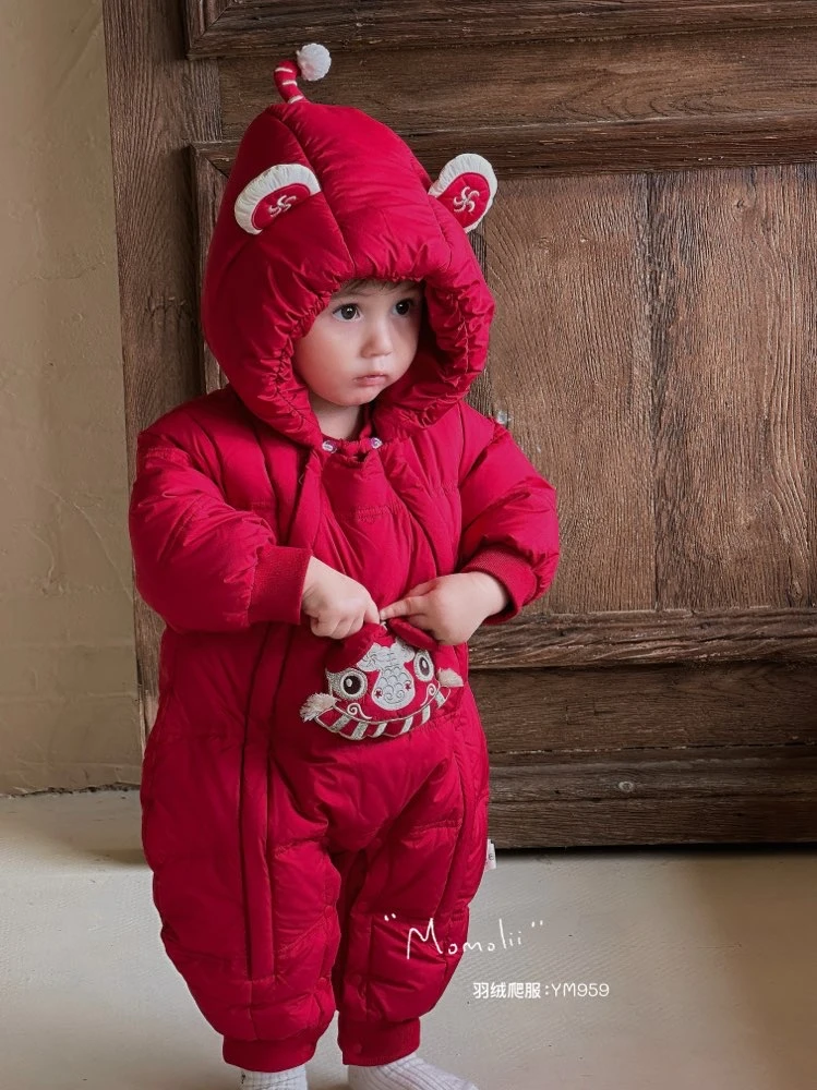 宝宝新款加厚白鸭绒虎头可爱年兽萌狮羽绒服哈衣959羽绒爬服