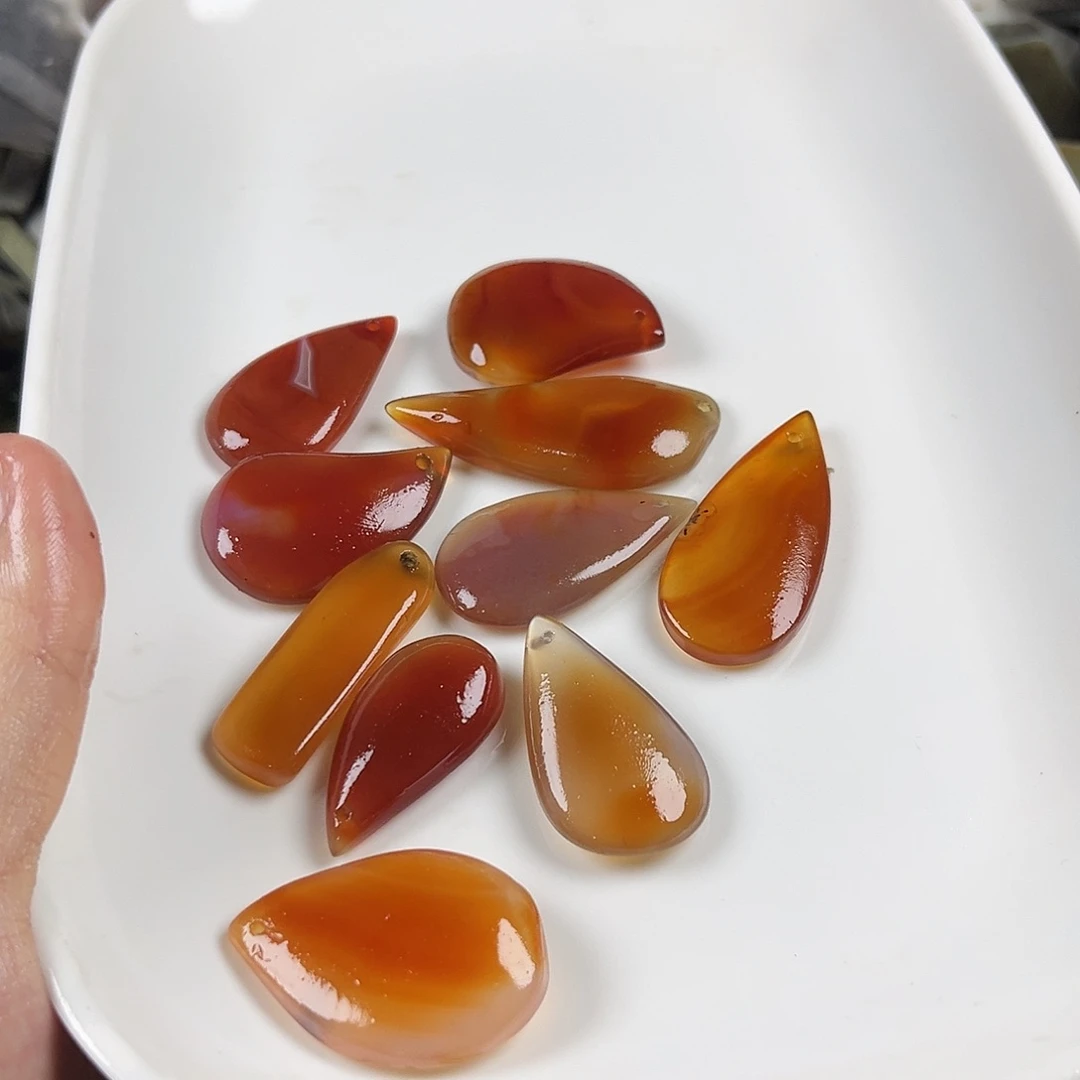 颈饰未镶嵌和田玉（糖玉）