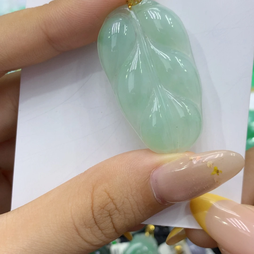 翡翠18K金镶嵌颈饰翡翠