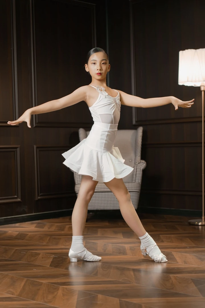 女童拉丁舞练功服夏季新款连体裙高级感演出服露背艺考舞服舞蹈服
