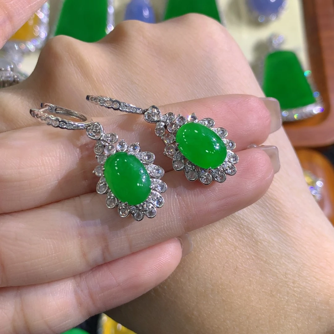 颈饰18K金镶嵌翡翠