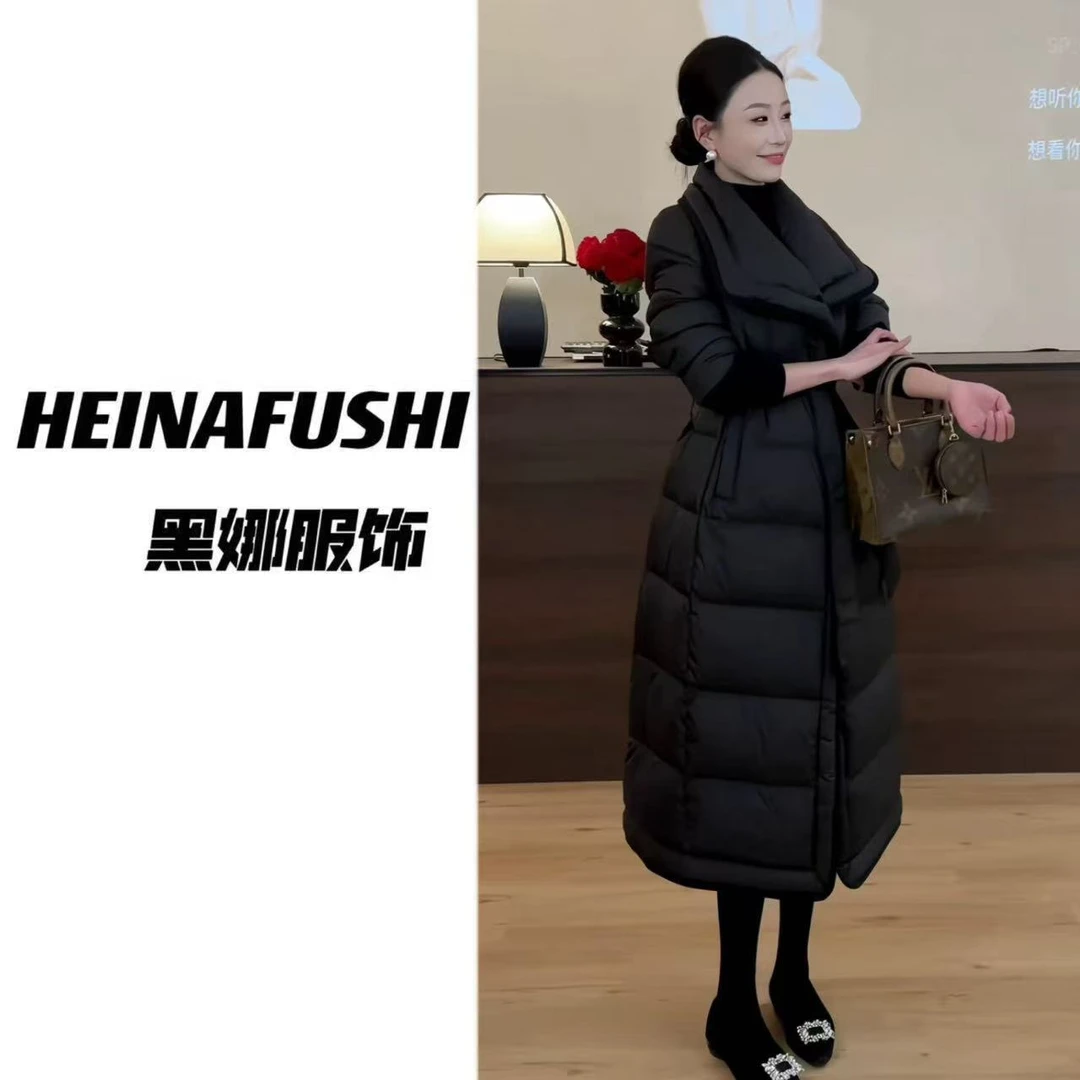 HEINA极简气质收腰翻领90羽绒服9959