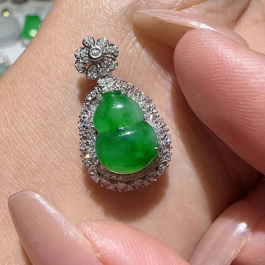 【闪购商品】颈饰18K金镶嵌翡翠天然