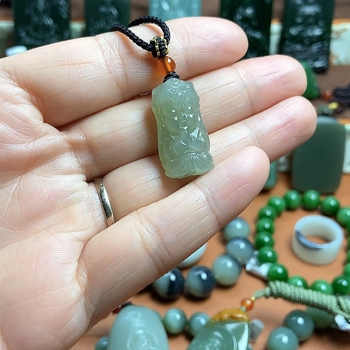 和田玉未镶嵌颈饰